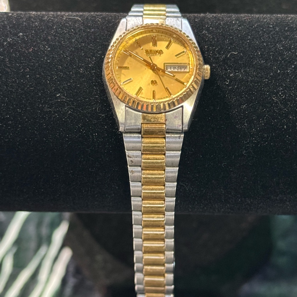 Seiko Sq Watch Women 24mm Gold Dial Two Tone Daydate 24mm Round